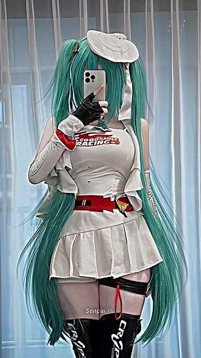 Cosplay Hatsune Miku dan Rin Kuroneko yang Memukau