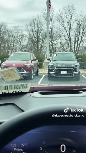 2025 Buick Enclave: Customizable Heads-Up Display Features