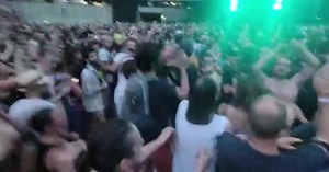 47K views · 2K reactions | La Macarena sur Compliance vous en rêviez ? Super étonnant comment ça passe super bien ! | Muse France | Facebook