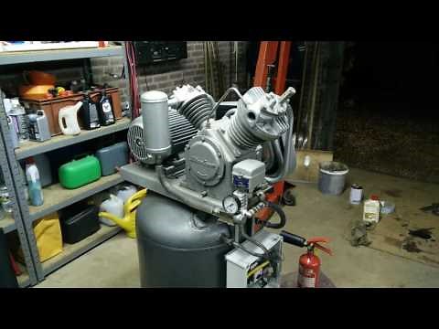 Atlas Copco KT4 piston compressor
