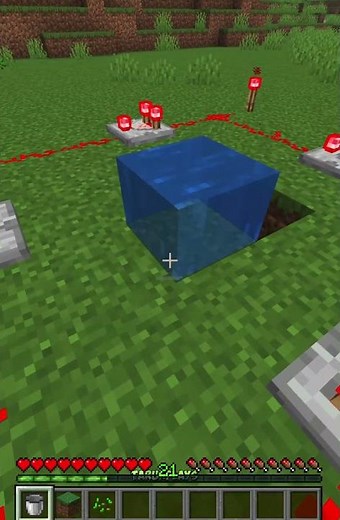 Why Water Flows in One Direction in Minecraft 🌊 | Full Explanation #tarunplays #minecraft #shorts