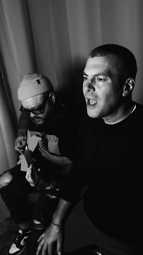 Up close and intimate performing the classic 'Smooth Criminal' #alienantfarm #vintage #michaeljackson #nostalgiacoren