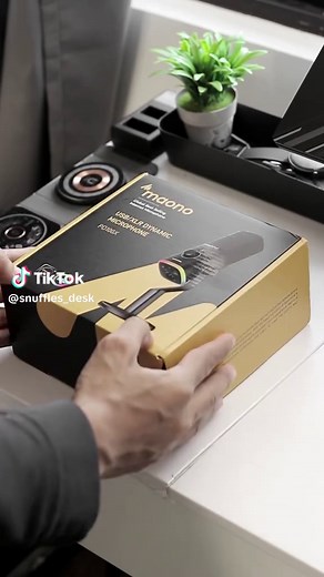 Level up your audio game with the Maono PD100X, the ultimate microphone for streamers and gamers. Equipped with dual USB and XLR connectivity, it offers unmatched versatility for your setup. The cardioid polar pattern ensures clear voice isolation, while the 40Hz-16kHz frequency response and 24-bit/48kHz sampling rate deliver studio-quality sound. Featuring a soft-touch mute button and customizable RGB lighting, it’s designed for both performance and style. Customize your audio experience furthe