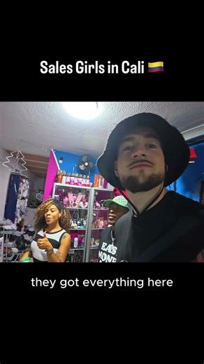 Shopping in Cali, Colombia 🇨🇴 | Good vibes with these girls