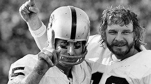 The Raiders don’t retire numbers, but we’d honor these 7 in team’s last Oakland season