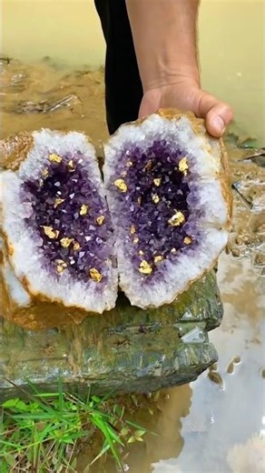Amethyst With Real Gold Inside?! 💜✨ A Rare Hidden Treasure Revealed