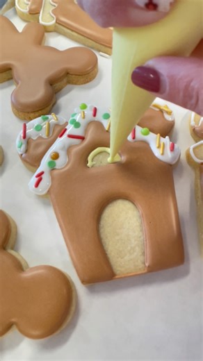 182K views · 1.1K reactions | Cue the Sprinkles! Make Magical Gingerbread Mouse House cookies this Christmas! Find the new cutter on www.flourbox.com | The Flour Box | Facebook