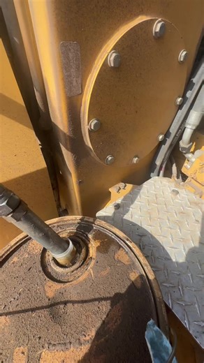 Did you know the cutters have a special feature built in? Never need a wrench#ballantinesawteeth #logging#lifehack #maintenance