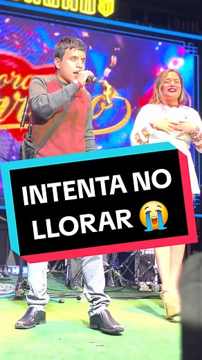 Juanito canta 'Aléjate' con el corazón serrano