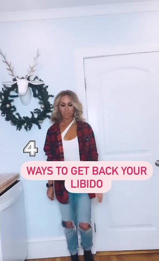 4 Tips to get your Libido back in Peri/ Menopsuse. #fatlossover40 #hormonecoach #womenover40 #menopauserelief #menopausetips #perimenopausehealth #midlifewomen #womenover50 #libido #menopausesymptoms