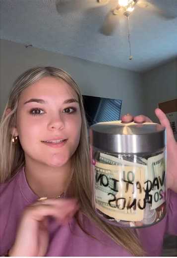 Creating a Cash Saving Jar for My Vacation Fund