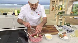 Un plato sencillo y de temporada: albóndigas de bonito en salsa verde