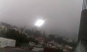 3.1M views · 40K shares | 26-6-2016 EXTRAÑO Y ESPECTACULAR AVISTAMIENTO DE UNA RARA LUZ AYER 25 DE JUNIO DE 2016 EN ATIZAPAN DE ZARAGOZA, ESTADO DE MEXICO, MEXICO!!! WOOOW USTEDES JUZGUEN!!! Video compartidopor Carlos Zarate via Alejandro Ferrira | El despertar a un nuevo mundo | Facebook