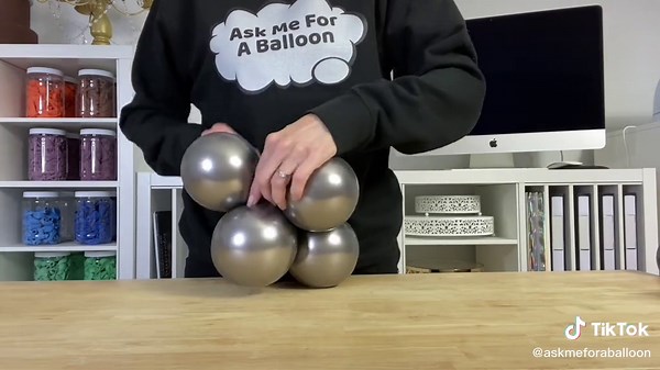 DIY Mini Balloon Garland Cluster Tutorial