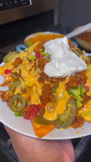 Mali_Bs_Kitchen on Instagram: "This is your sign to make loaded ground turkey nachos tomorrow 😍#tacotuesday #tacosalad #nachos #dinner #tacos @doritos"