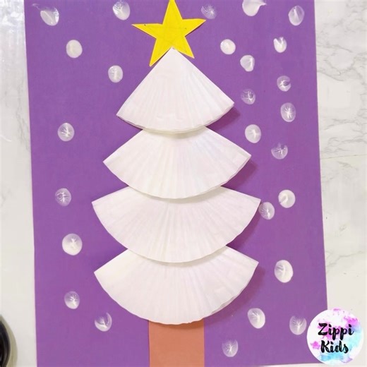 5.6K views · 93 reactions | Super duper easy cupcake liner Snowy Christmas tree ❄️☃️ #preschool #learning #stem #snow #craft #preschool #prek #winter #crafts #diy #christmasdecorating | Zippi Kids Corner | Facebook