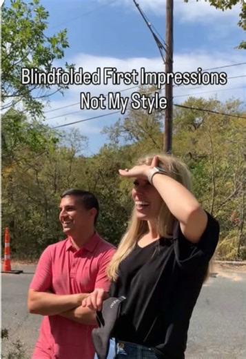 This was totally not my style😬 Welcome back to Blindfolded First Impressions, where I’m led into homes I’ve never seen before and have to give my very first, unfiltered thoughts when the blindfold comes off. 💭 When I laid eyes on this home I was...surprised to say the least. The mixed materials and color were definitely interesting, and not at all my style, but I did notice some new windows! I was definitely interested to see what else this unique looking home had to offer. 🏡 Follow along to 