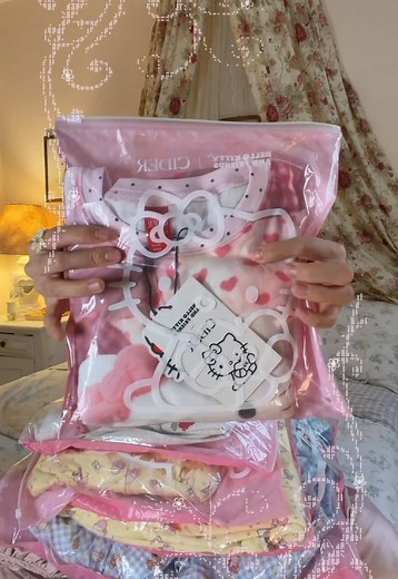 °꒰๑’ꀾ’๑꒱°˖✧ haul extremo de @Cider x hello kitty 😭💕💕💕 #hellokitty #shopcider #haul #cuteclothes