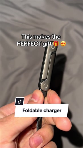 This foldable charger is the best charger I’ve ever used, I could never go back to normal cables 😍 #techfinds #coolgadgets #fastcharger #tiktokmademebuyit #lightningcable
