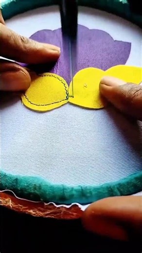 Form beautiful floral patterns on fabric using a sewing machine. #lifehacks #creative #craftideas