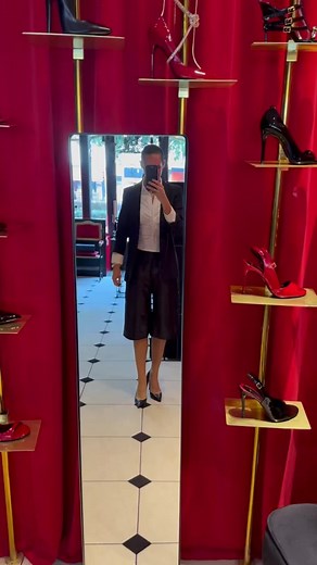 4.1K views · 22 reactions | Reel n. 0154 #highheels #blackpumps #tryon #toecleavage #sexyfeet #sexyshoes | Fabulous women's feet, legs and shoes | Facebook