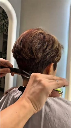 Rambut pendek untuk wajah bulat