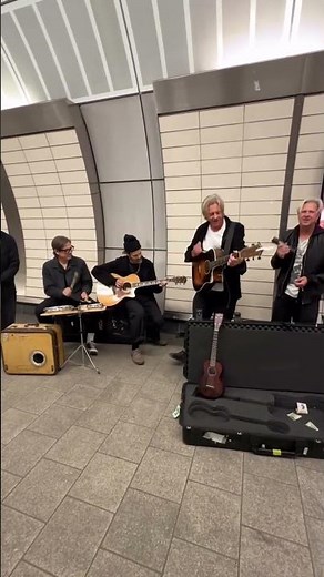 "Meant to Live" Subway Creatures edition 🚊 #NewYork #SubwayCreatures #Switchfoot