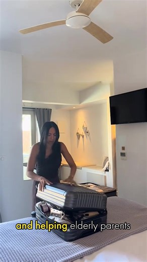 Pack more. Stress less. Double your packing space without paying extra baggage fees. Meet the NEW 2PackBag™ — the smartest way to compress your clothes and pack 2x more. Why travelers love it: ✅ Compresses clothes in seconds ✅ Saves up to 60% space in any suitcase or bag ✅ Waterproof, odor-proof, and tear-resistant ✅ Fits perfectly in any luggage — 100% adaptable ✅ Backed by our 90-Day Satisfaction Guarantee 🎒 Say goodbye to overpacking and surprise fees. 👉 Get yours now while it's still 50% O