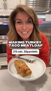 🌮 Crazy-Good Turkey Taco Meatloaf 🌮 215 calories. 3 WW Points. ➡️ Comment RECIPE, and I’ll send it to your DMs. (Make sure you’re following so you get the alert!) You can also find it at hungrygirl.com or by clicking the link in my @hungrygirl bio! This recipe is an HG classic… Here’s what’s in it! 🌮 extra-lean ground turkey 🌮 taco seasoning 🌮 onion 🌮 green bell pepper 🌮 canned sweet corn kernels 🌮 egg whites/liquid egg substitute 🌮 quick-cooking oats 🌮 shredded reduced-fat cheddar che