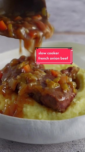 Slow Cooker French Onion Beef is one you must try. Using French onion soup mix, sautéed leeks & an array of herbs, it’s just packed with flavour. Cold weather comfort food at its best 👌🏼 Here’s how: 1 kg gravy beef 2 leeks, washed well, sliced thinly 2 carrots, diced 2 celery sticks, diced 2 x 40g French onion soup mix 3 cloves garlic, minced 1 tsp brown sugar 1/2 tsp ground cumin 1/2 tsp dried thyme 1/2 tsp dried oregano 1/2 tsp dried basil 2 cups beef stock Salt & pepper to taste 1. In a hot
