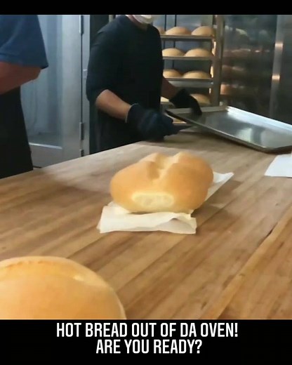Hot Okole Bread! 🔥🔥🔥 Original Kanemitsu Bakery Recipe Since 1935, still no preservatives! 🤙🏽 | Molokai Hot Bread Oahu
