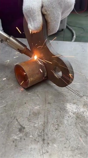 Small Welding Machine Produces Seamless Results in Metalworking