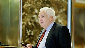 FedEx CEO recommends, takes 91% pay cut