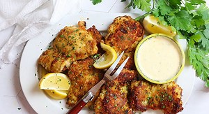 Crispy Garlic and Parmesan Panko Chicken Thighs - Easy