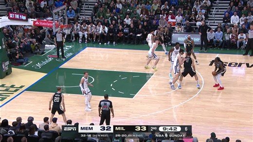 Brook Lopez screen rolls and flushes it