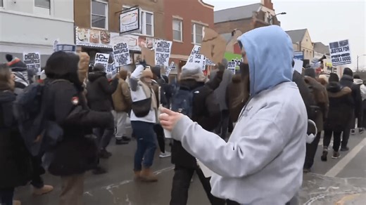 Chicagoans protest against deadly Minneapolis ICE operations in sub-zero cold