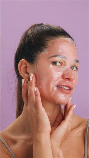 Superberry Glow 🍓 Hydrogel Mask for Deep Hydration & Radiance