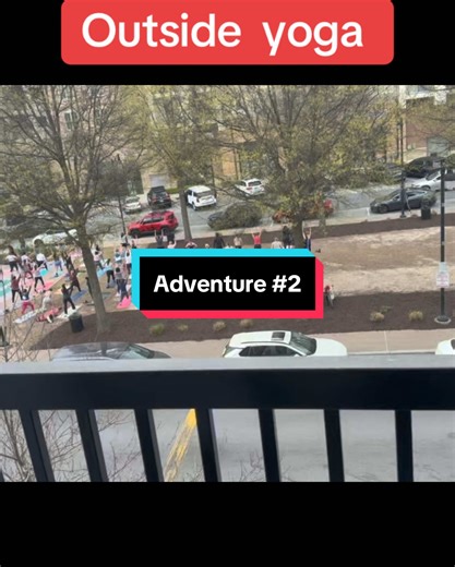 Watching people do yoga outside ##yoga##fyp