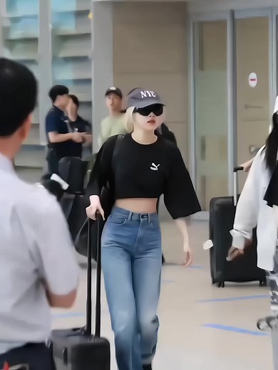 Rosie at the Airport: Safe Arrival with Hat and Sunglasses