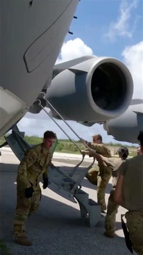 US Air Force C-17 Makes Emergency Takeoff