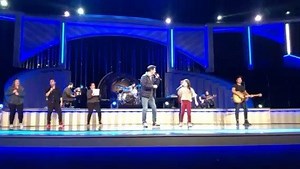 62K views · 6.2K reactions | Cantarle a Dios es uno de los gozos más grandes que haya experimentado en mi vida, y ahora hacerlo junto a mi hija es extraordinario. Este domingo cantaremos en nuestra @iglesialakewood por primera vez. | Danilo Montero | Facebook