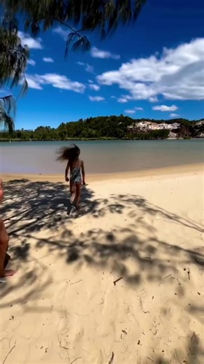 Still wondering what to do this weekend? Here’s your sign to pack the car, leave the to-do-list behind and head the the Clarence coast for the ultimate family escape! At Clarence Coast Holiday Parks, you’ll find: ✨ River swims and sandy toes ⛺ Beachfront and bush camping 🐾 Dog-friendly spots for your four-legged mate 🔥 Campfires under the stars 🦎 Local wildlife, markets, and Easter events ☕ Small-town cafés and slow coastal mornings Tag your adventure crew and start the tradition! 📸 @clarenc