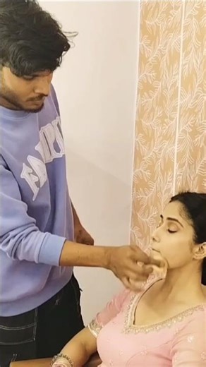 rangbazi Dilon Ki Shivangi makeup karte hue #rangbazidiloki#viralvideo #makeupartist #shoting_time