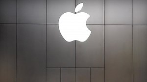 Apple stock hits record high above $500 ahead of split deadline
