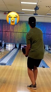 How do you break down a fresh oil pattern? #bowling #PBA #stormnation #releaseball #BowlingTips #bowlingtime #ProBowl #GoBowling #strikes #bowlingalley #bowlingpractice | Two Handed Bowling