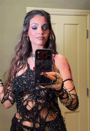 Victoria Justice zombie look — recreate the Hollywood Arts Tori Vega mask