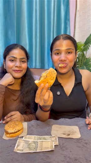 One bite Burger Challenge 😨🤢| Finish This Pizza In One Bite And Win Rs 1000 Challenge #shorts