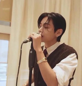 20K views · 1.9K reactions | taehyung is so talented, singing in his chest voice in one breath & that one vocal run in the end. oh kpop will never have a vocalist like him. ctto. ~kookielover | BTS with LUV⁷ | Facebook