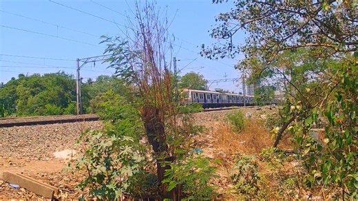 1.2M views · 24K reactions | Kartik chalte hue train se kood gaya! Kya Naira ko hogi abh Kartik ki fikar? Iss Dilchasp Kahani ko Jaanne ke liye dekhiye #YehRishtaNairaKartikka! #starplusoriginal #yehrishtakyakehlatahai #yrkkh #kaira #shivangijoshi #mohsinkhan #pranalirathod #harshadchopda #abhira #goenkas #love #comedy #drama #family #legacy #classics #explore #trending #viral #scenes #episode #favourite #facebookpost #facebook | StarPlus | Facebook