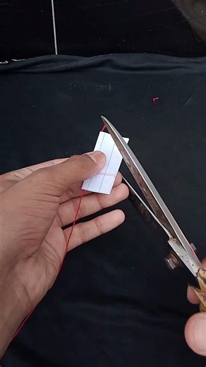 How to Thread a Needle Easily 😂🔥#ThreadNeedle #NeedleHack
